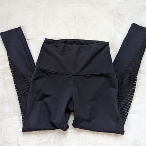 ONZIE Black Stretch Leggings Yoga Exercise Pants SMALL Slitted Legs